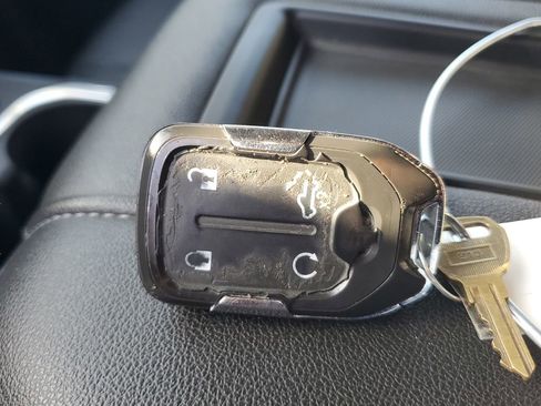 Used 2019 GMC Sierra 1500 SLT w/ SLT Premium Plus Package image 28