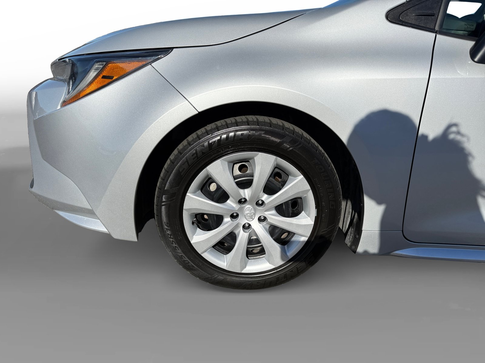 Used 2022 Toyota Corolla LE FWD image 9