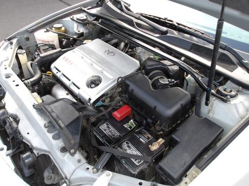 Used 2004 Toyota Camry XLE FWD image 17