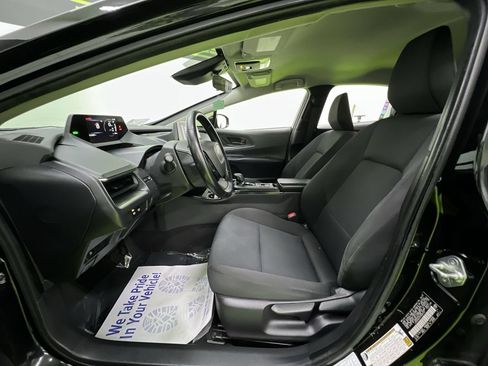 Used 2023 Toyota Prius LE FWD image 17