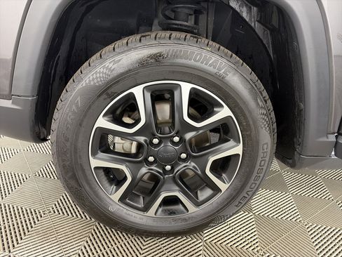 Used 2020 Jeep Compass Trailhawk image 13