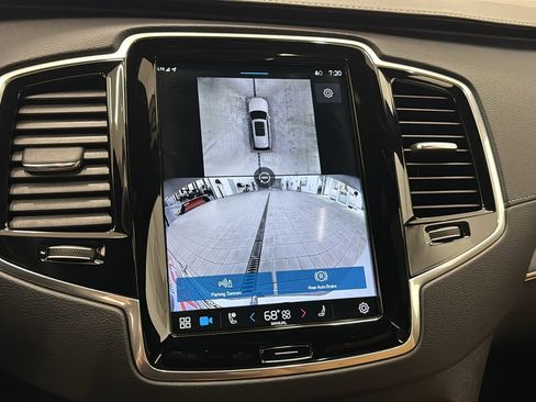 Used 2025 Volvo XC90 T8 Ultra w/ Protection Package Premier image 19