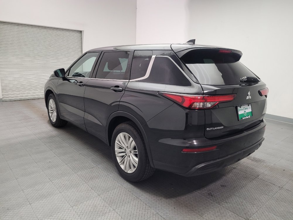 Used 2023 Mitsubishi Outlander ES FWD image 5