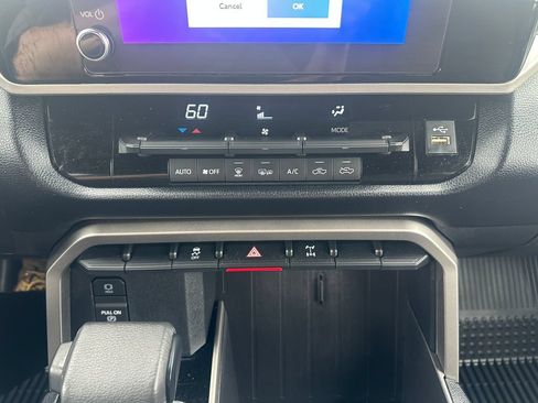 Used 2025 Toyota Tundra SR5 AWD/4WD image 16