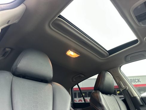 Used 2018 Subaru Crosstrek 2.0i Limited image 16