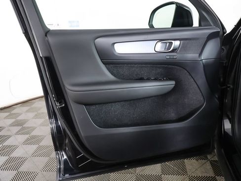 Used 2019 Volvo XC40 T5 Momentum AWD/4WD image 20
