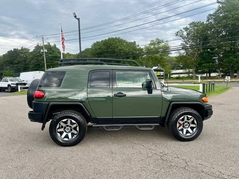 Used 2011 Toyota FJ Cruiser 4WD w/ Upgrade Pkg 3 image 5