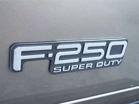 Used 2002 Ford F250 XL image 15