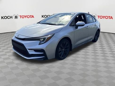 Used 2026 Toyota Corolla SE image 3