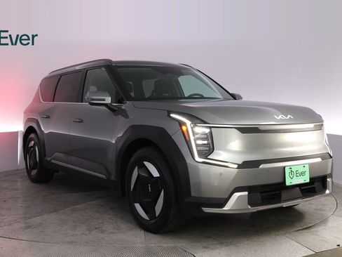 Used 2024 Kia EV9 Wind AWD/4WD image 13