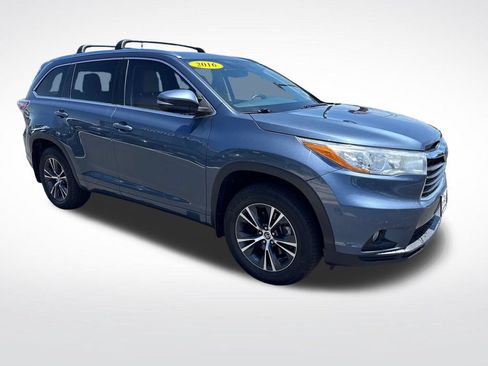 Used 2016 Toyota Highlander XLE AWD/4WD image 5