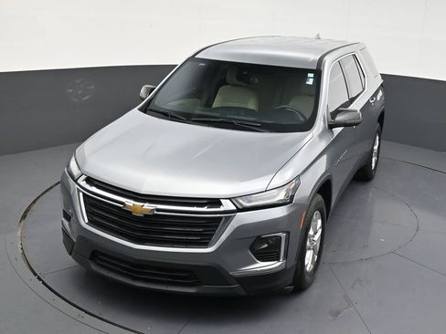 Used 2023 Chevrolet Traverse LS image 19