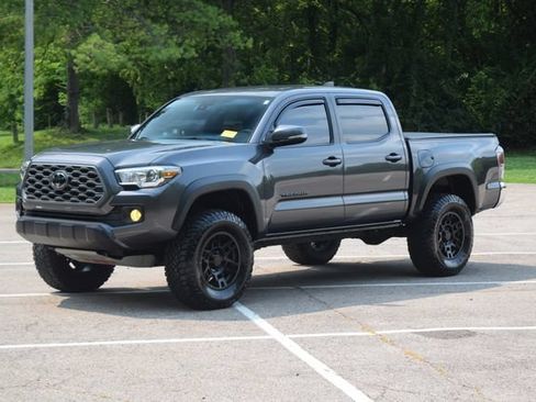Used 2023 Toyota Tacoma TRD Off-Road AWD/4WD image 21
