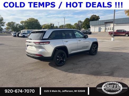 New 2025 Jeep Grand Cherokee Limited w/ Luxury Tech Group II image 11