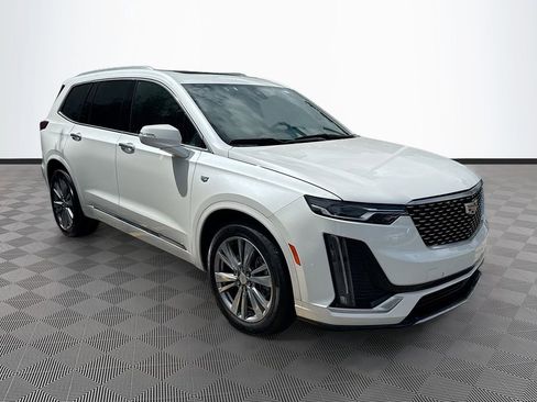 Used 2025 Cadillac XT6 Premium Luxury image 4