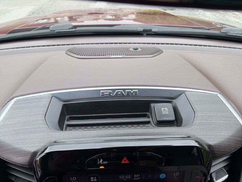 Used 2025 RAM 1500 Laramie AWD/4WD image 35