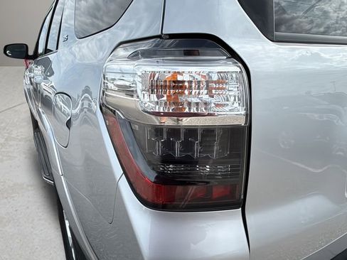Used 2016 Toyota 4Runner SR5 Premium AWD/4WD image 28