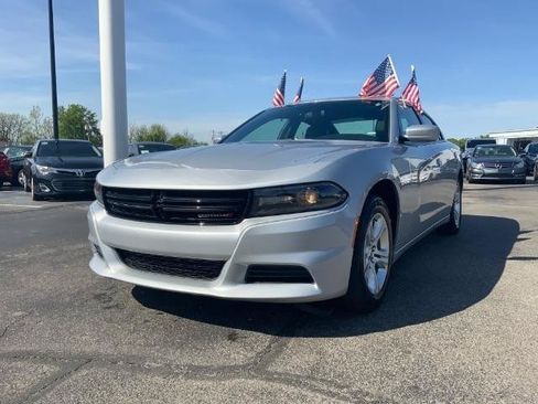 Used 2021 Dodge Charger SXT w/ Leather Interior Group RWD image 2