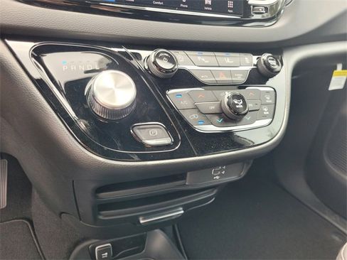 New 2026 Chrysler Voyager LX image 22