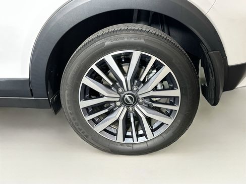 Used 2024 Nissan Kicks SV image 11