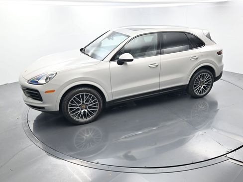 Certified 2023 Porsche Cayenne Platinum Edition AWD/4WD image 35