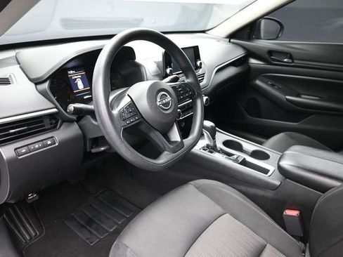 Used 2024 Nissan Altima 2.5 S FWD image 12