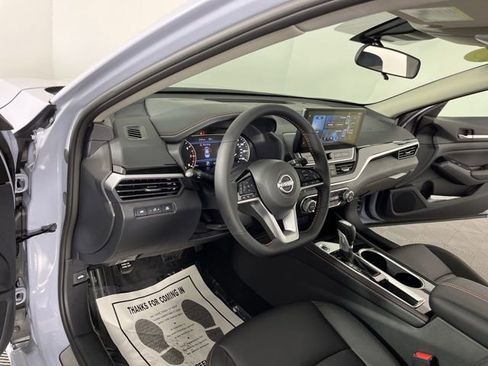New 2025 Nissan Altima 2.5 SR w/ SR Premium Package image 19