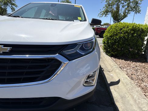 Used 2021 Chevrolet Equinox LS FWD image 6