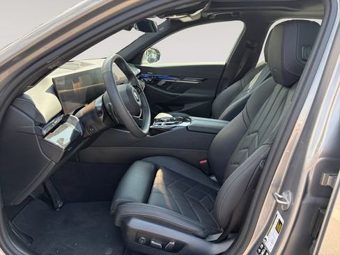 Used 2024 BMW 540i xDrive w/ Convenience Package AWD/4WD image 9