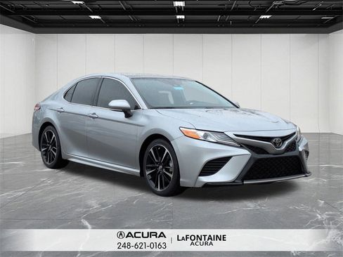 Used 2020 Toyota Camry XSE image 7