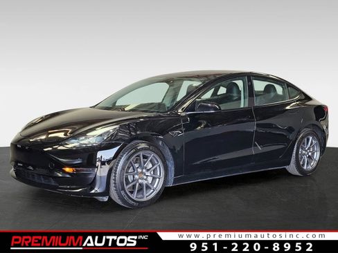 Used 2023 Tesla Model 3 Standard Range RWD image 1