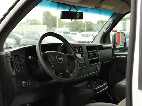 Used 2013 Chevrolet Express 2500 image 17