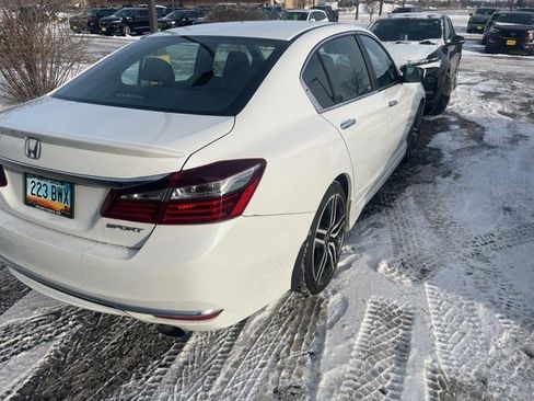 Used 2017 Honda Accord Sport image 7