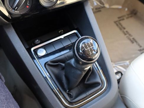 Used 2015 Volkswagen Jetta TDI SE FWD image 26
