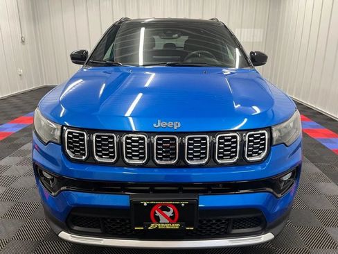 Used 2025 Jeep Compass Limited AWD/4WD image 9