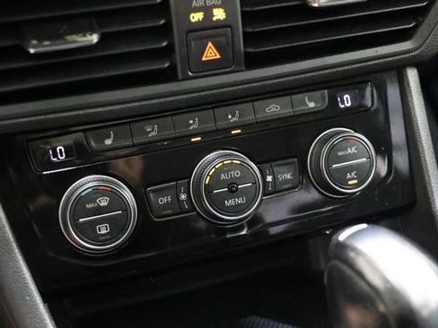 Used 2019 Volkswagen Jetta SE FWD image 26
