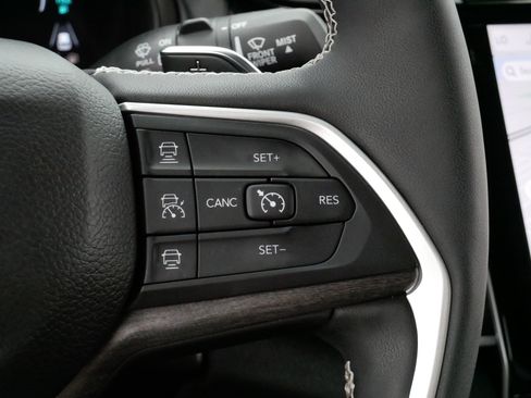 Used 2023 Jeep Grand Cherokee 4WD 4xe image 25