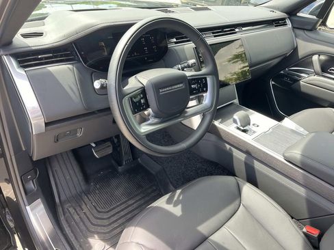 Certified 2026 Land Rover Range Rover SE AWD/4WD image 11
