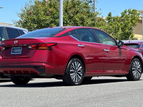 Certified 2025 Nissan Altima 2.5 SV FWD image 4