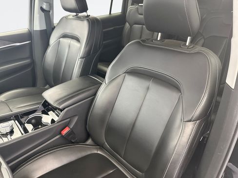 Used 2023 Jeep Grand Cherokee L Limited AWD/4WD image 10