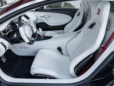 Used 2021 Bugatti Chiron image 28