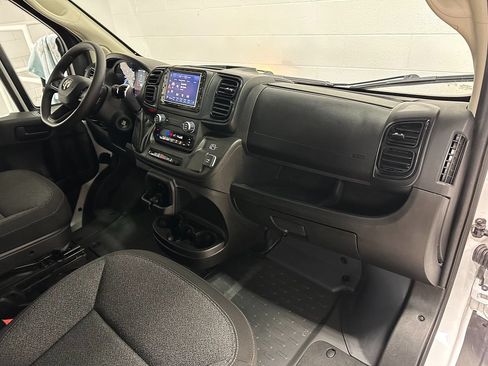 Used 2025 RAM ProMaster 2500 w/ Convenience Group FWD image 14