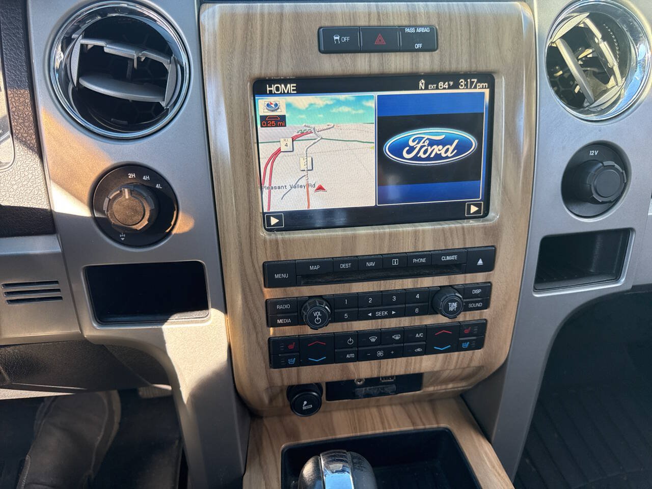 Used 2011 Ford F150 Lariat w/ Lariat Chrome Pkg AWD/4WD image 26