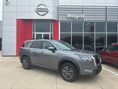 Used 2024 Nissan Pathfinder SV