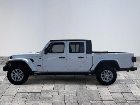 Used 2023 Jeep Gladiator Sport image 4