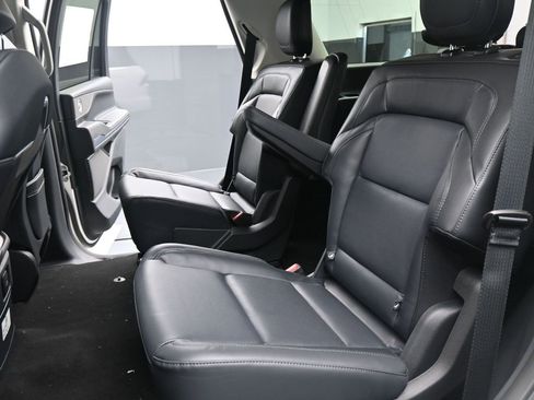 New 2025 Lincoln Navigator Reserve image 14