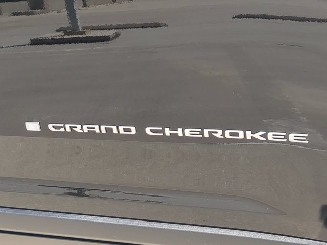 New 2027 Jeep Grand Cherokee Limited w/ Trailer Tow Package AWD/4WD image 13