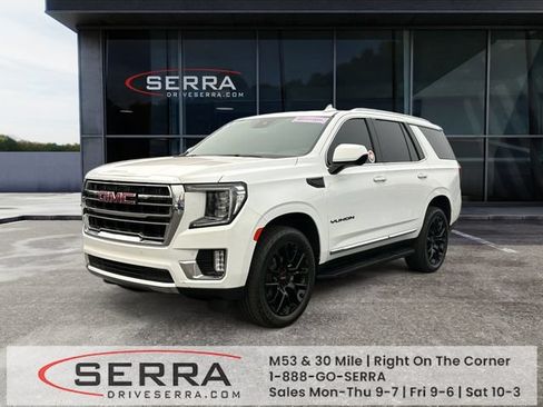 Used 2024 GMC Yukon SLT AWD/4WD image 1