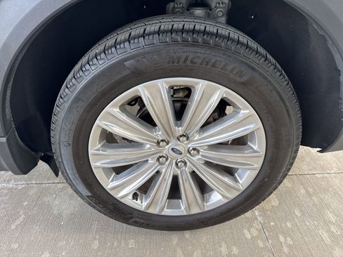 Certified 2023 Ford Explorer Limited w/ Limited Technology Package image 18