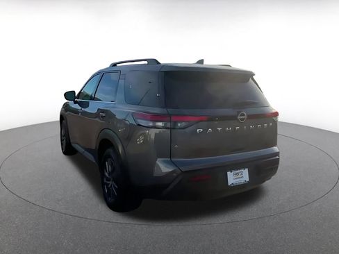 Used 2025 Nissan Pathfinder SV image 11